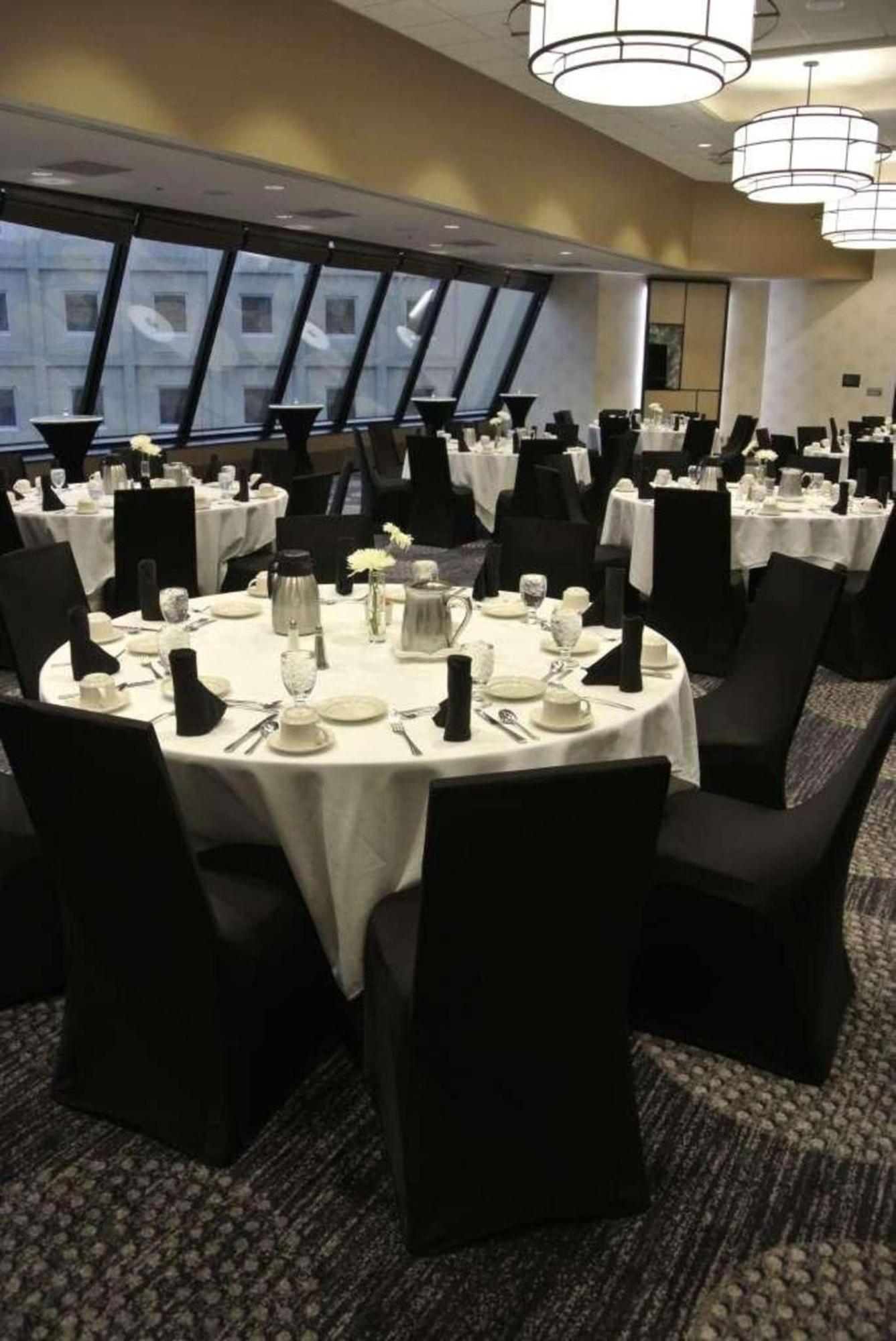 Radisson Hotel Fargo Esterno foto