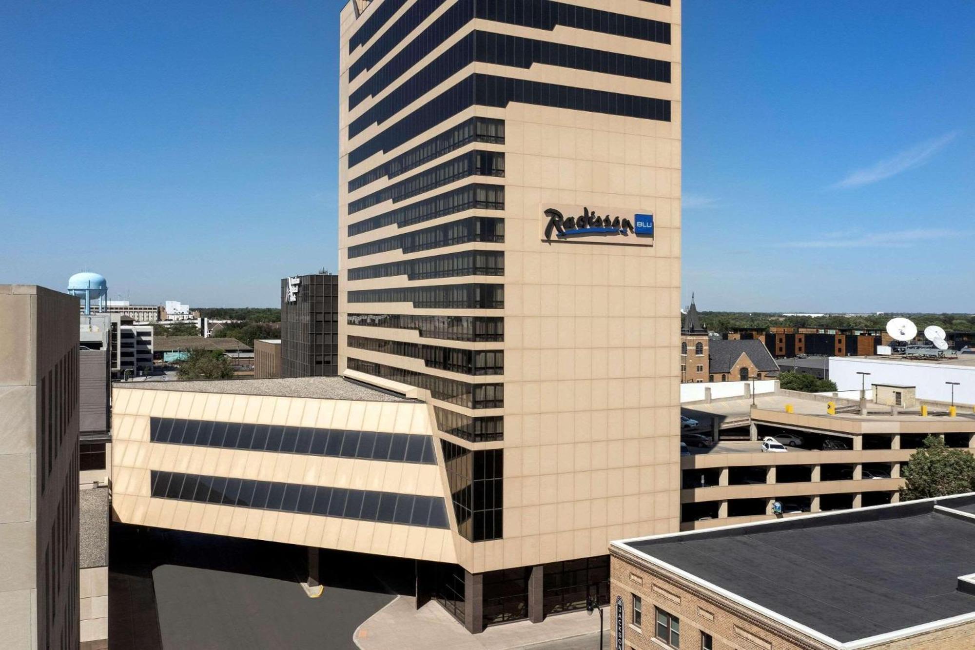 Radisson Hotel Fargo Esterno foto