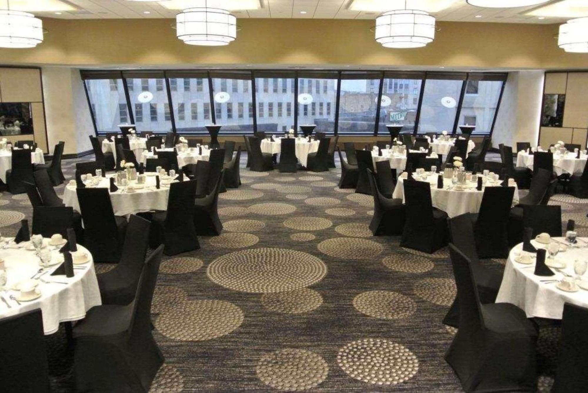Radisson Hotel Fargo Esterno foto
